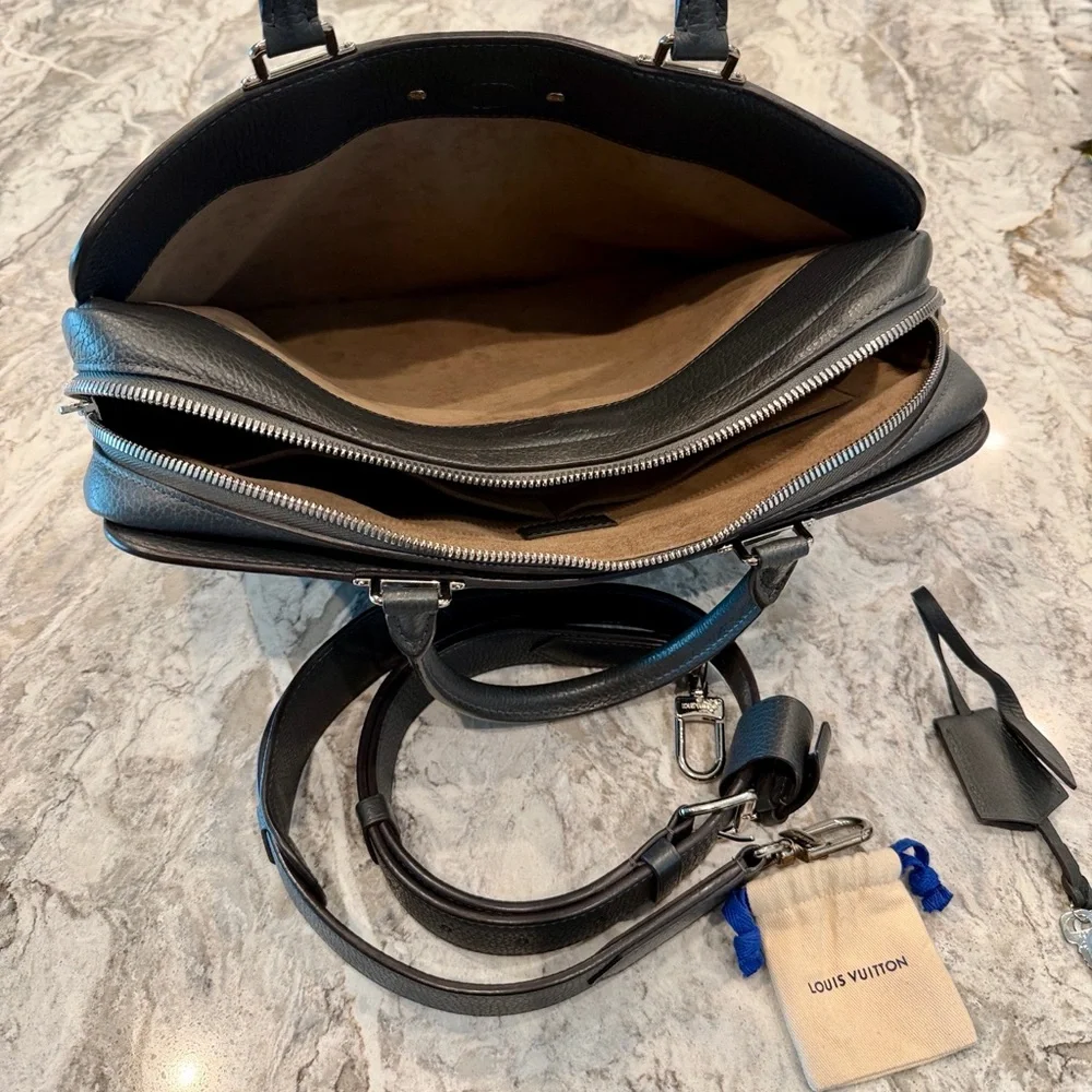 Louis Vuitton Elegant Black Briefcase